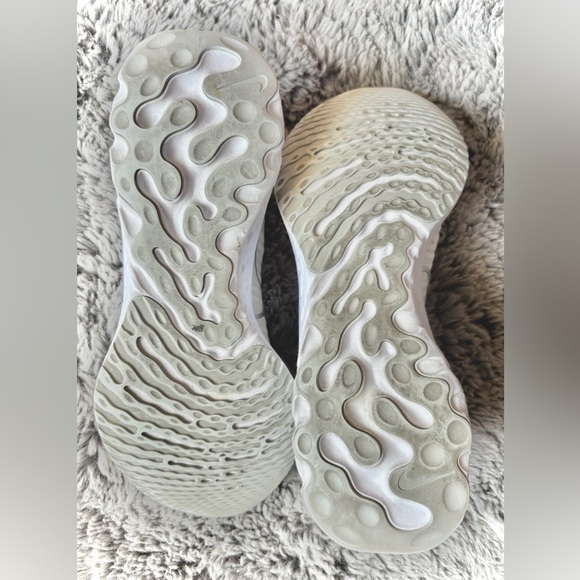 Nike React Infinity White/Grey Trim Sneakers - Picture 5 of 13